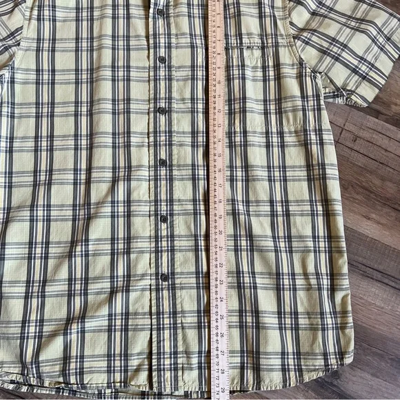 North Face Mens Plaid Short Sleeve Button Down Shirt Size Large Yellow Gray - Picture 4 of 5